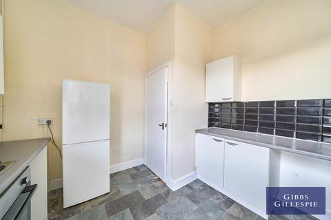 3 bedroom flat to rent, Eastcote Road, Harrow, HA2