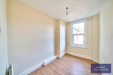 3 bedroom flat to rent, Eastcote Road, Harrow, HA2