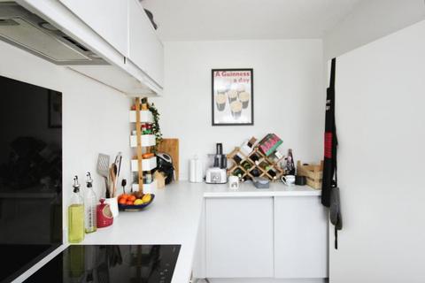 2 bedroom flat to rent, Picton Street, Bristol BS6