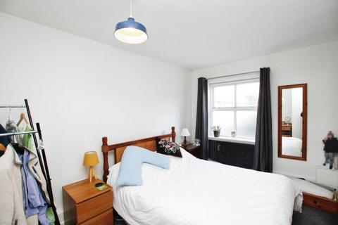 2 bedroom flat to rent, Picton Street, Bristol BS6
