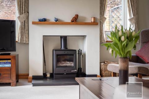 4 bedroom detached house for sale, Hall Farm Place, Norwich NR9