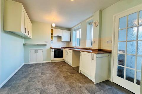 16 Hill Crest, Tiverton, EX16 6AT