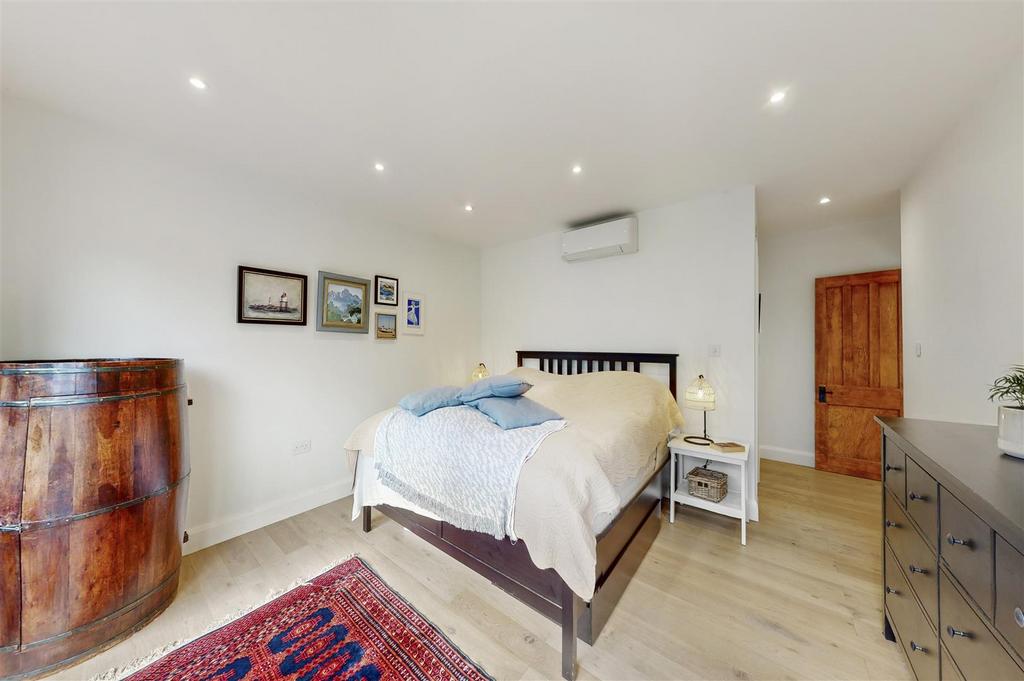 Kingwell, South Hill Avenue - y ALJo Kc IFRdo LId Yy0hq