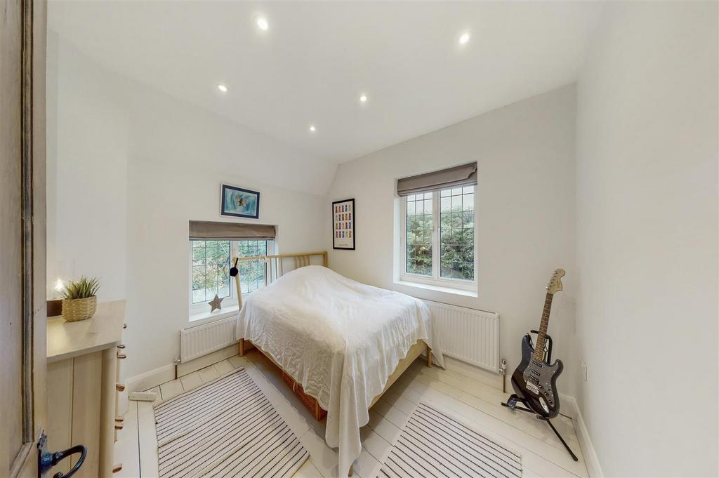 Kingwell, South Hill Avenue - Gxc2 S197ym PRkl BH4 L7 A