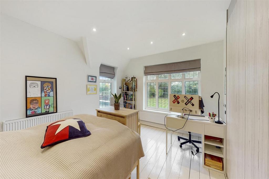 Kingwell, South Hill Avenue - ZSM7gb WKQPjc MYor H8d F