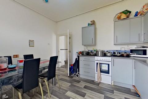 4 bedroom semi-detached house for sale, 182 Commercial Road, Newport, Gwent, NP20 2PN