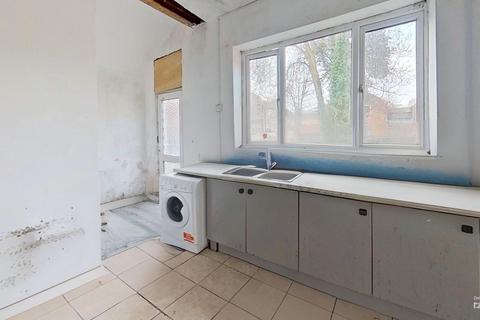 4 bedroom semi-detached house for sale, 182 Commercial Road, Newport, Gwent, NP20 2PN