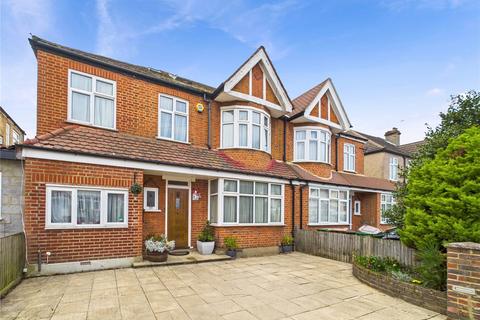 34 Elm Way, Worcester Park, KT4 8LT