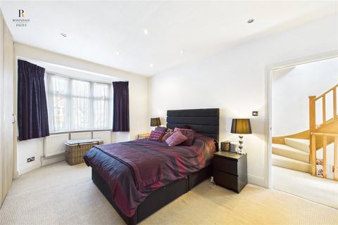 34 Elm Way, Worcester Park, KT4 8LT