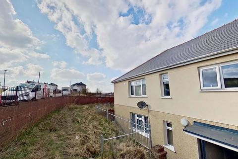 2 bedroom flat for sale, 182 Tredegar Road, Ebbw Vale, Gwent, NP23 6PQ
