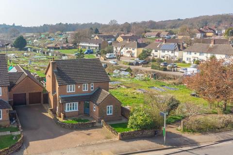 33 Birds Hill, Heath And Reach, Leighton Buzzard, LU7 0AQ