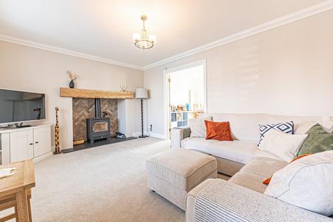 33 Birds Hill, Heath And Reach, Leighton Buzzard, LU7 0AQ