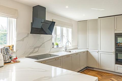 33 Birds Hill, Heath And Reach, Leighton Buzzard, LU7 0AQ