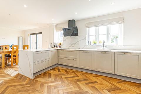 33 Birds Hill, Heath And Reach, Leighton Buzzard, LU7 0AQ