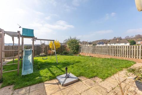 33 Birds Hill, Heath And Reach, Leighton Buzzard, LU7 0AQ