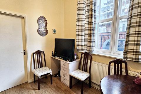 1 bedroom flat for sale, Highfield Street, Leicester, LE2