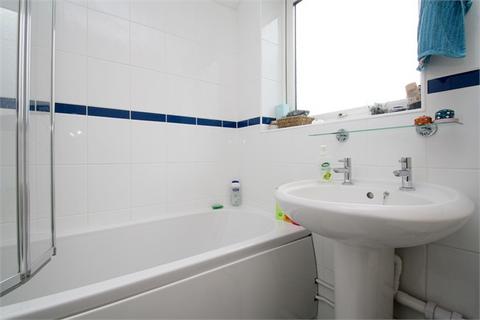 Studio to rent, 213 Laleham Road, STAINES-UPON-THAMES, TW18