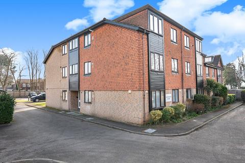 Studio to rent, 213 Laleham Road, STAINES-UPON-THAMES, TW18