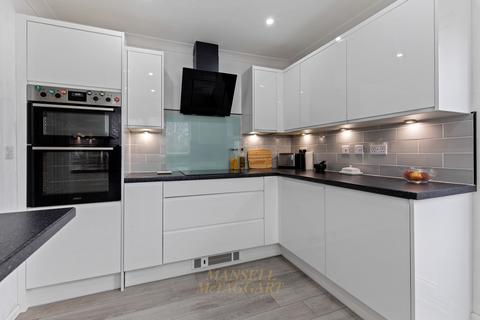 undefined, Artel Croft, Crawley RH10