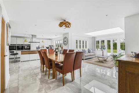 5 bedroom detached house for sale, King Edward Mews, Newport CB11