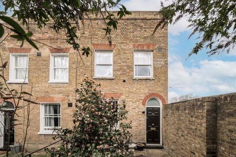 2 bedroom terraced house to rent, Brighton Grove, London SE14