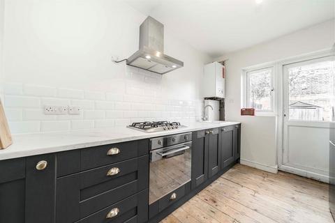2 bedroom terraced house to rent, Brighton Grove, London SE14
