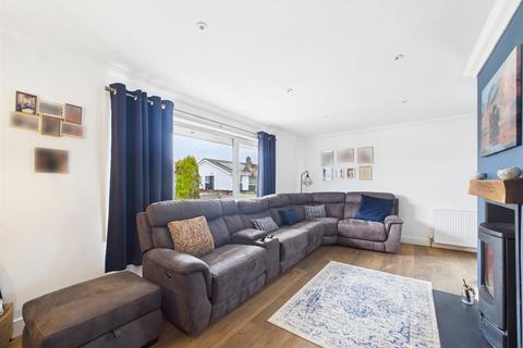 1 Mossfield Drive, Lochyside, Fort William, PH33 7PE