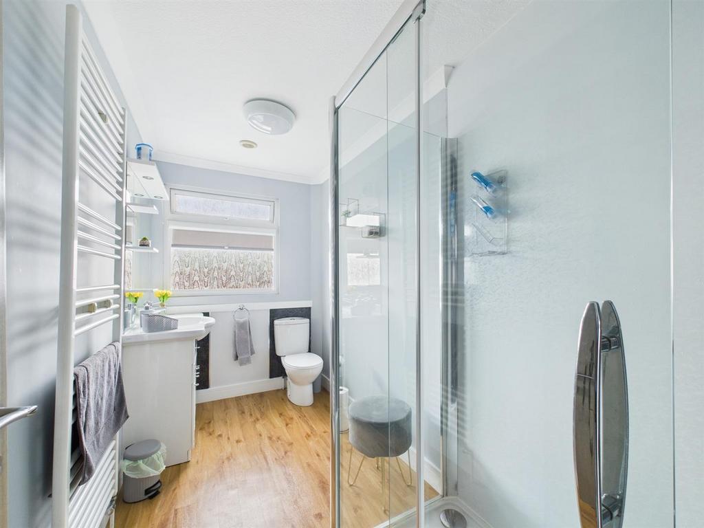 Apartment shower room