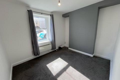 2 bedroom terraced house to rent, 27 Clifton Hill Mount Pleasant Swansea