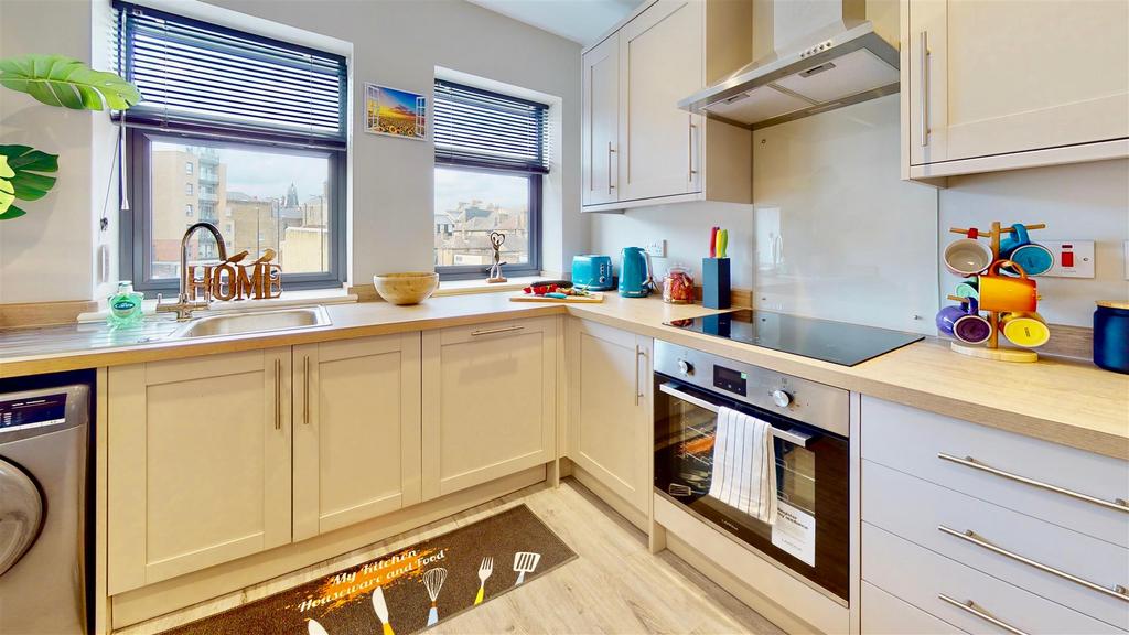 Kitchen 4.jpeg
