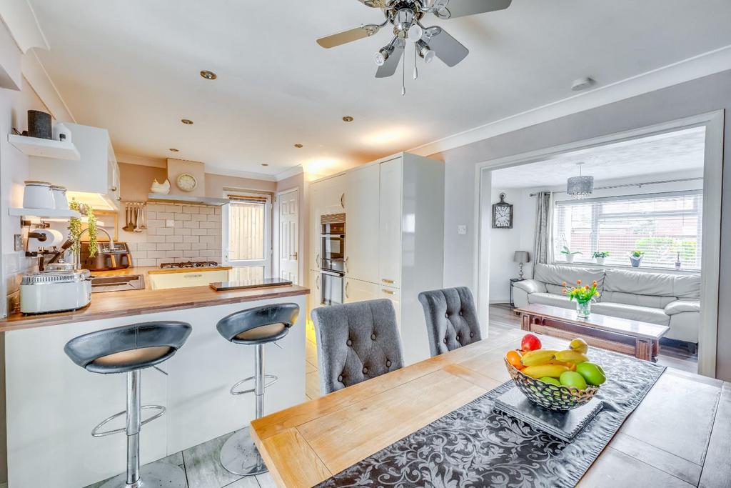 6 Graitney Close Cleeve-28.jpg