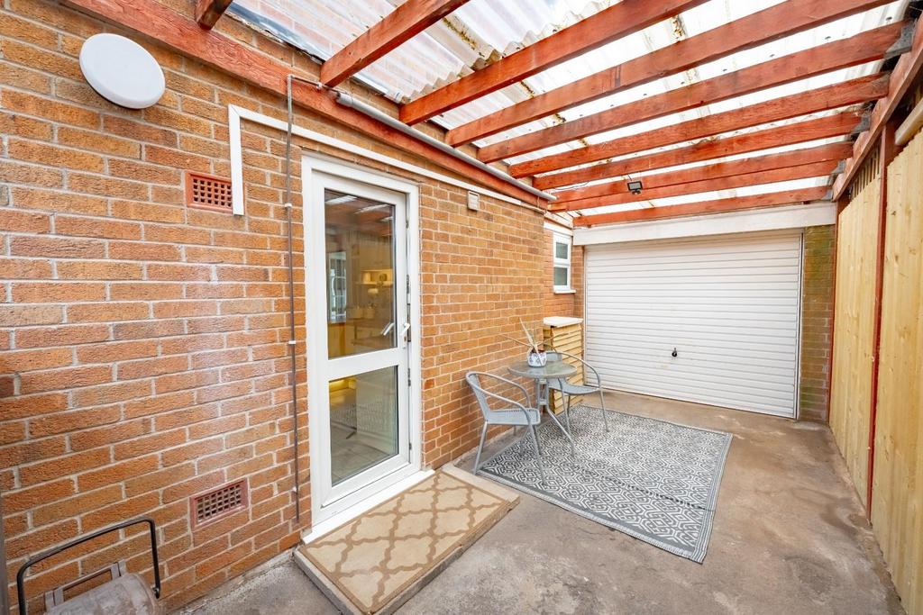 6 Graitney Close Cleeve exterior -11.jpg