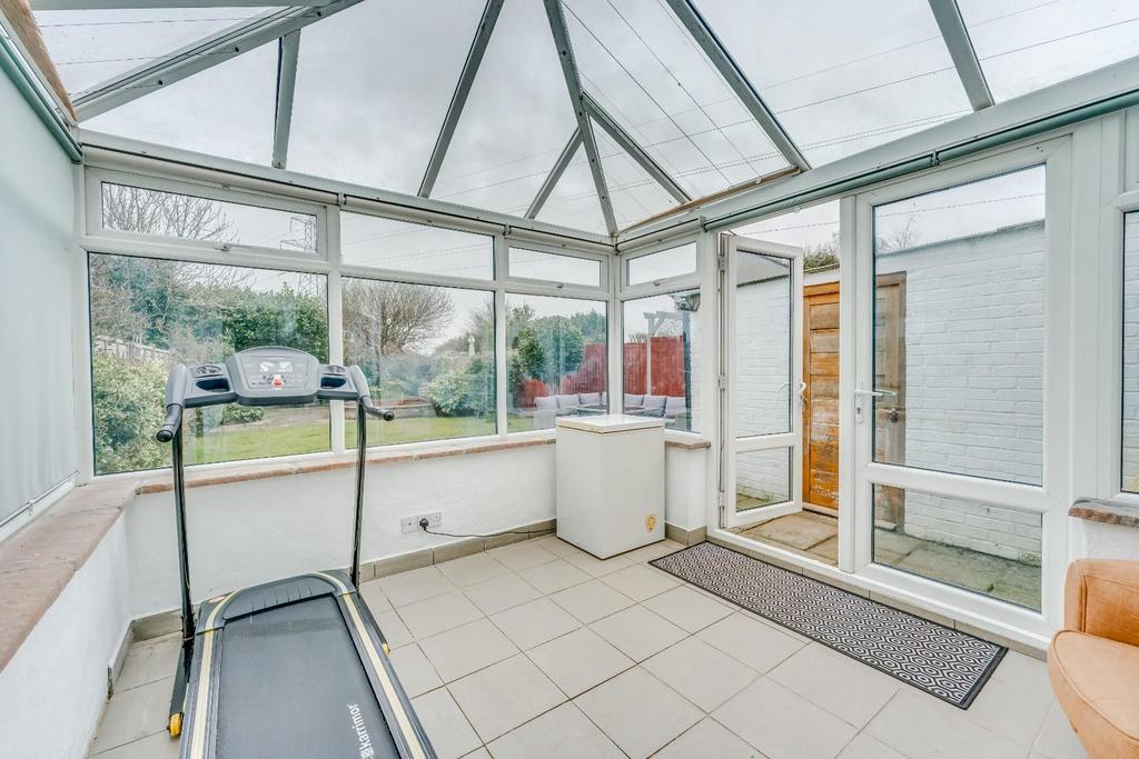 6 Graitney Close Cleeve-35.jpg