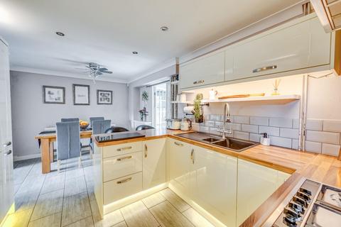 6 Graitney Close, Cleeve, Bristol, BS49 4NJ