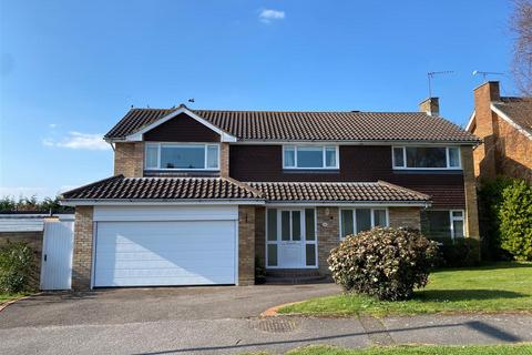 20 Barrett Road, Fetcham, Leatherhead, KT22 9HL