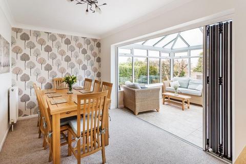 20 Barrett Road, Fetcham, Leatherhead, KT22 9HL