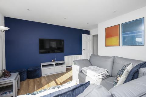 Flat 13, 14 Arneil Drive, Edinburgh, EH5 2GS
