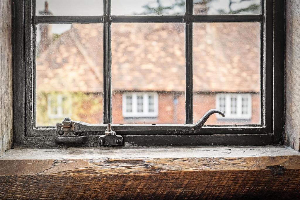 Burstow-Flat-9.jpg