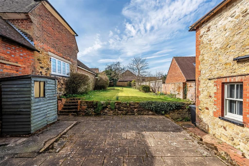 Burstow-Flat-16.jpg