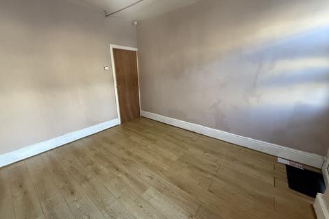 3 bedroom terraced house to rent, Fitzroy Road, Bradford, West Yorkshire, BD39PD