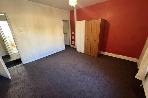 3 bedroom terraced house to rent, Fitzroy Road, Bradford, West Yorkshire, BD39PD