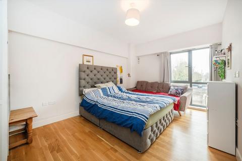 undefined, Staines Road West, Sunbury-On-Thames TW16