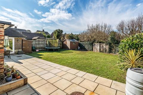 undefined, Stoneleigh Road, Limpsfield Chart