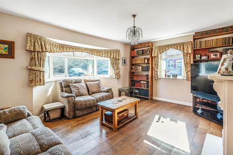 undefined, Stoneleigh Road, Limpsfield Chart