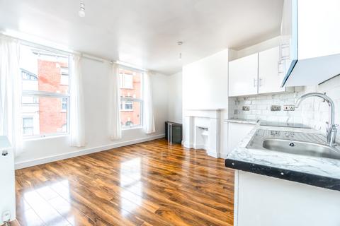 4 bedroom maisonette to rent, Downs Road, Lower Clapton, Hackney, E5