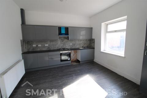 4 bedroom terraced house to rent, Manor Street, Huddersfield HD4