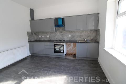 4 bedroom terraced house to rent, Manor Street, Huddersfield HD4