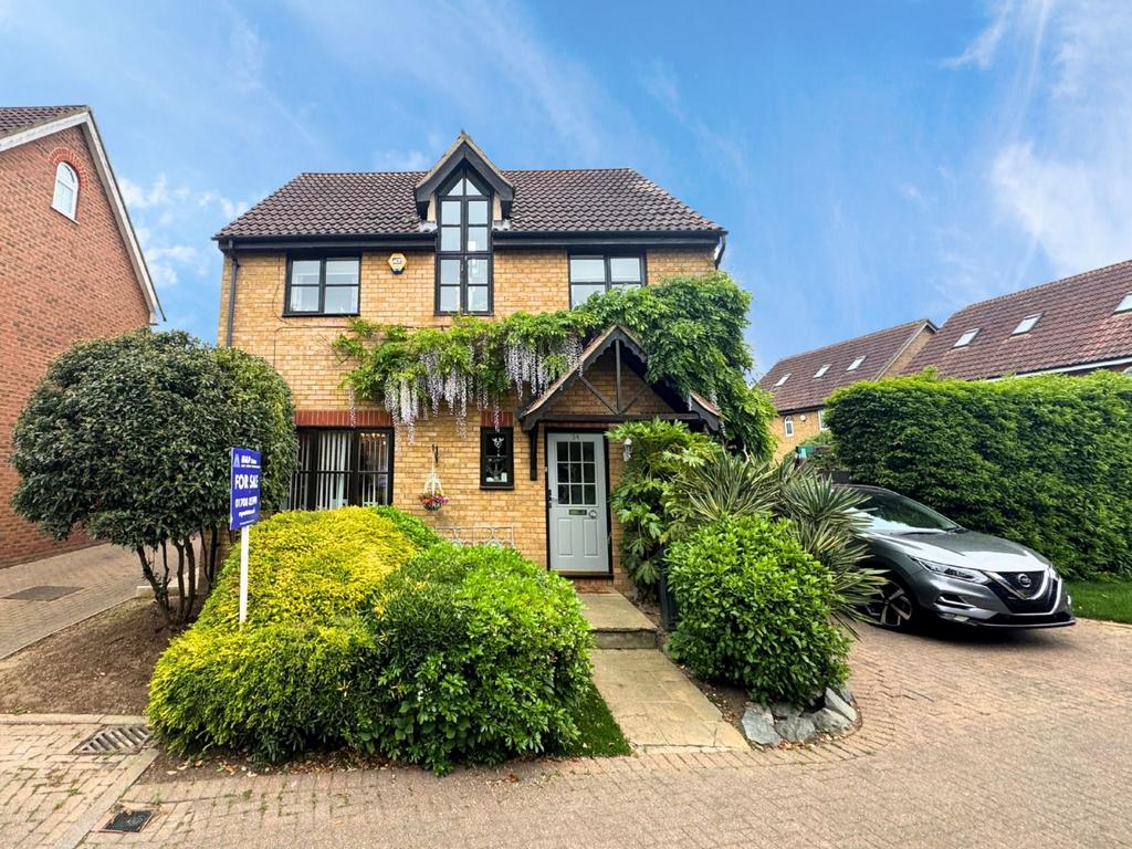Juniper Drive, South Ockendon, Essex... 5 bed detached house - £640,000