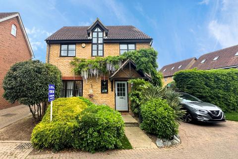 34 Juniper Drive, South Ockendon, RM15 6TW