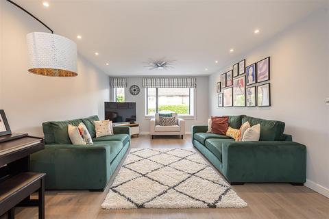 5 bedroom detached house for sale, Granby Avenue, Harpenden